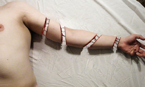 26-severed-arm-in-photoshop Halloween Photoshop Tutorials - Severed Arm