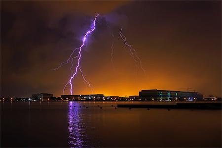 13-Strike-the-Earth Photos of Lightning - Strike the Earth