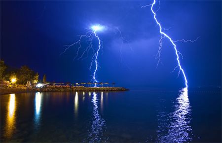 29-Crossfire Photos of Lightning - Crossfire