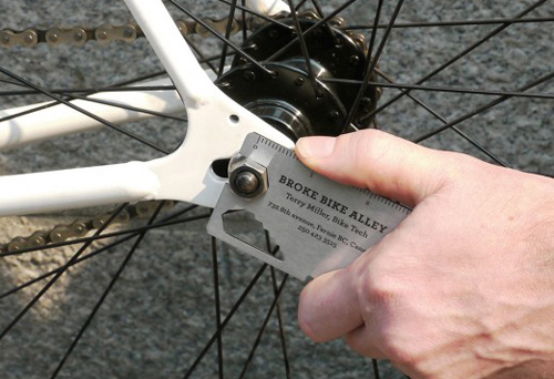 A Handy Fix it Yourself Business Card business-card-features-06