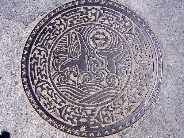 Japanese Manhole Design, documented by MRSY via YouTheDesigner.com
