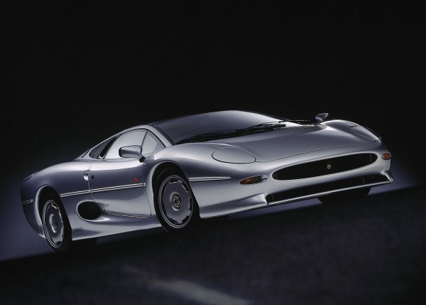 Jaguar XJ 220 photo by Rene Staud