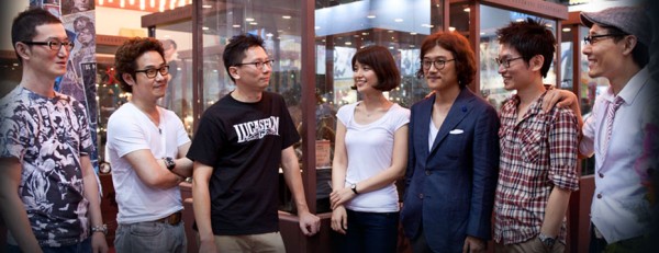 Hot Toys Staff