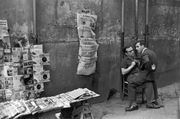 black-and-white-photography-henri-cartier-bresson-09 Black and white photography by Henri Cartier-Bresson