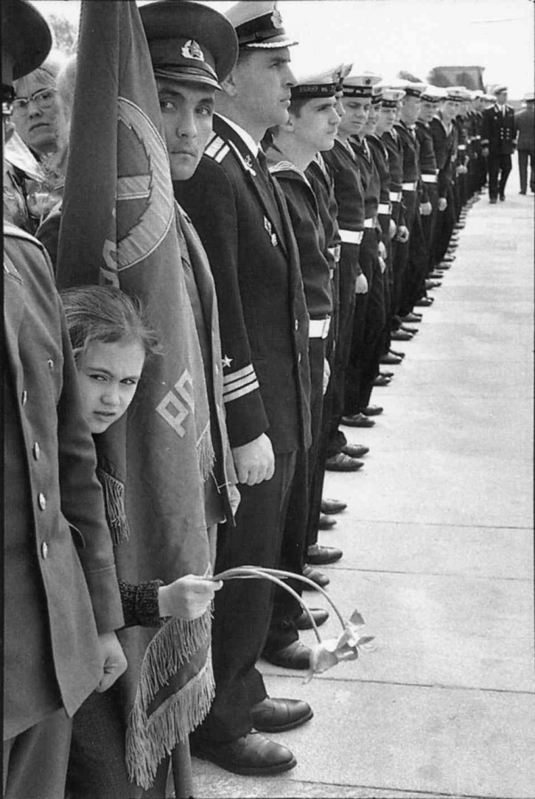 black-and-white-photography-henri-cartier-bresson-12 Black and white photography by Henri Cartier-Bresson