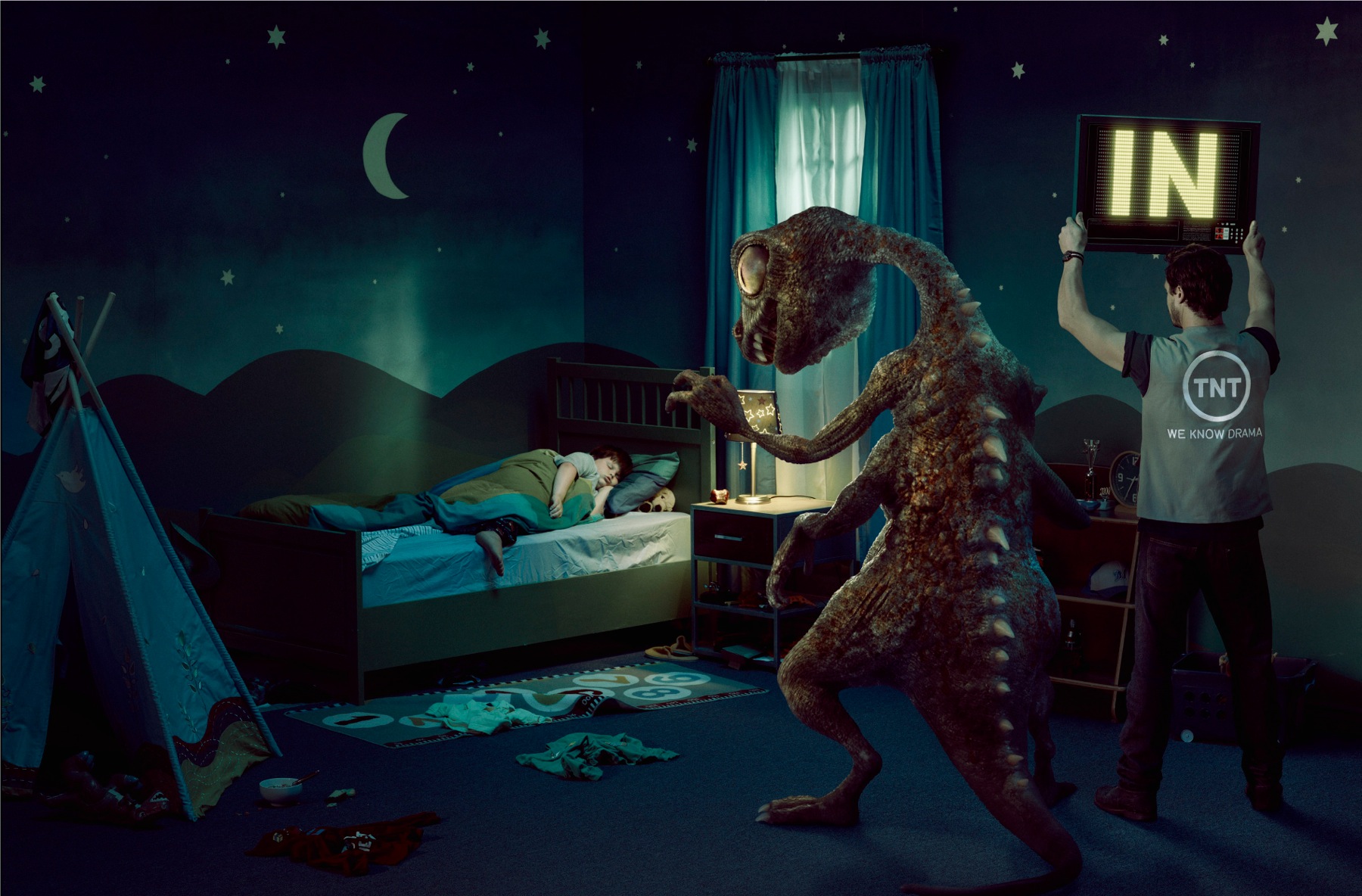 creative-advertising-ideas-tnt-we-know-drama-002 creative advertising ideas