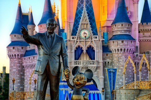 Disney World Express Monorail via photopin cc Disney World Express Monorail via photopin cc