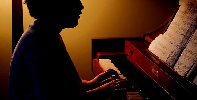 Piano: thart2009 via photopin cc medium_3560809129