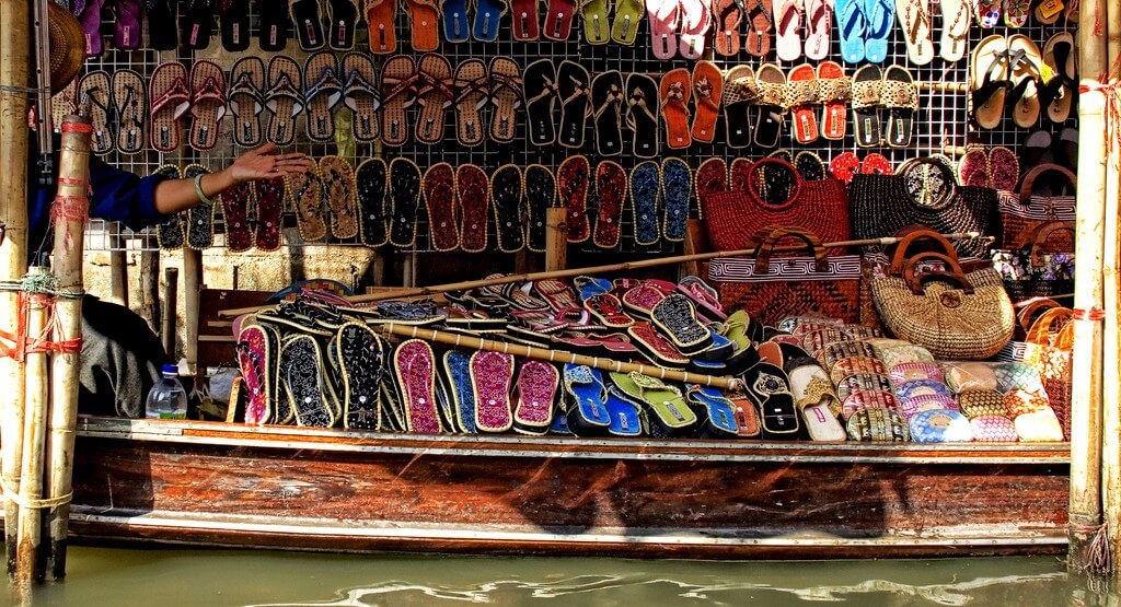 Flip-flops: Stuck in Customs via photopin cc Flip-flops: Stuck in Customs via photopin cc