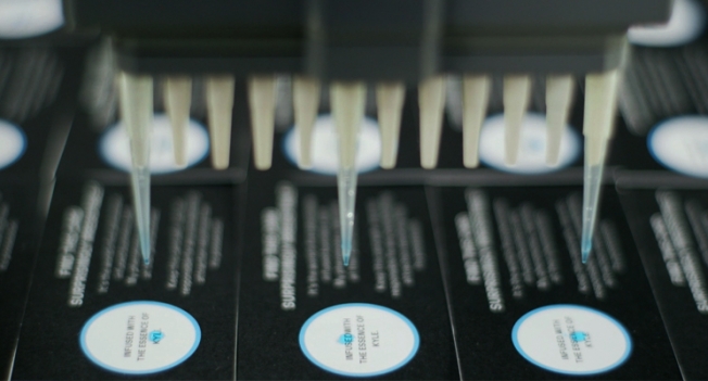 pheromone-infused-business-cards-axe-2-5232014