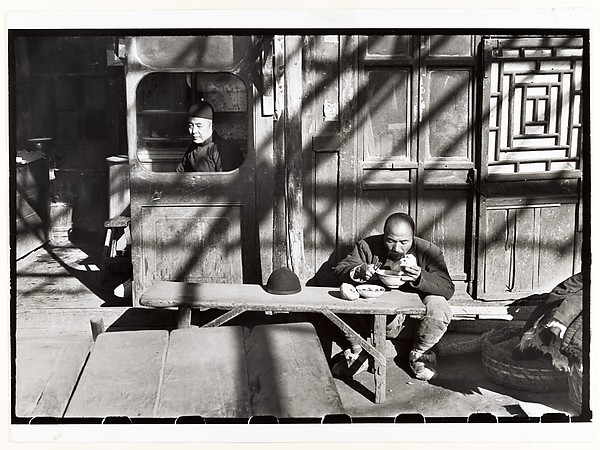 Henri-Cartier-Bresson-In-the-Last-Days-of-the-Kuomintang-Peking-1949