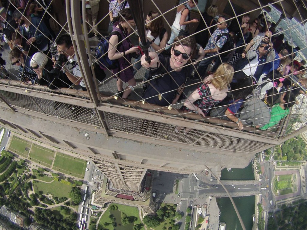 GoPro-Eiffel-Tower-Selfie