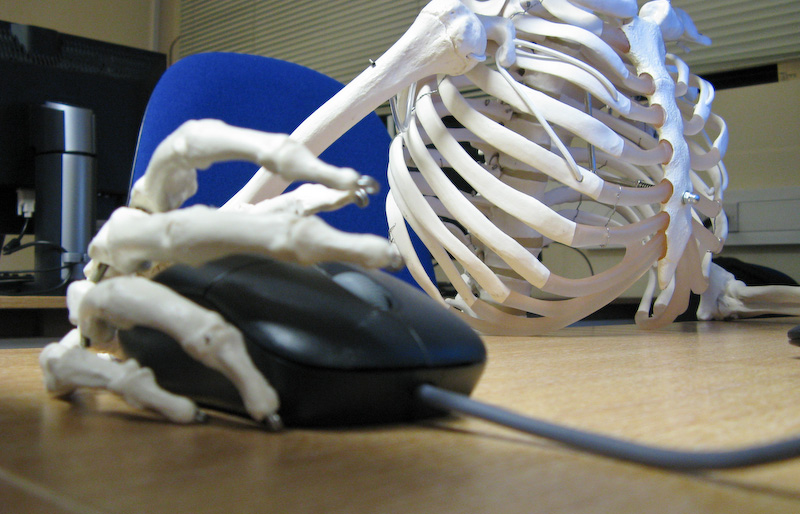 DEATH 12 Things Every Newbie Freelance Designer Should Know - overwork
